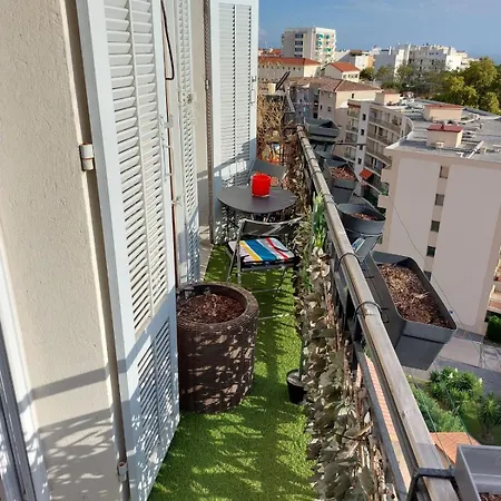 Stanislas Sea View Lägenhet *