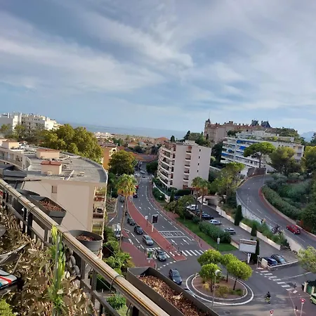 Stanislas Sea View 公寓